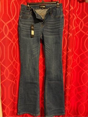 Fashion Nova Dark Blue Flared Jeans size is a 9 not 10